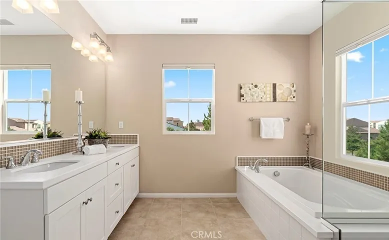 56 Island Carol, Irvine, California 92620