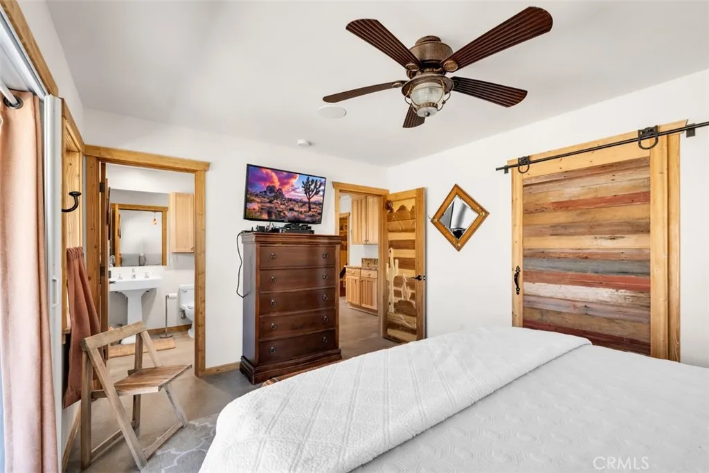 Primary suite