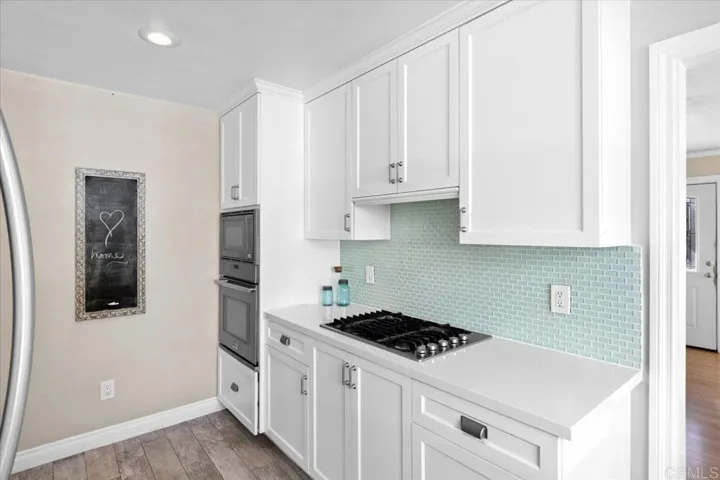 697 Ocean View Avenue, Encinitas, California 92024
