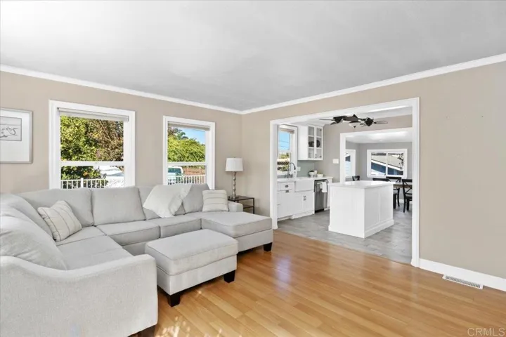 697 Ocean View Avenue, Encinitas, California 92024
