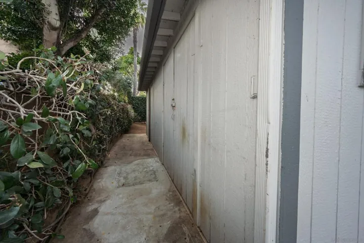 444 Avalon Dr., Vista, California 92084