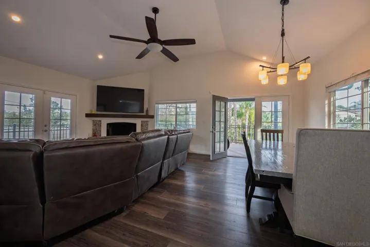 444 Avalon Dr., Vista, California 92084