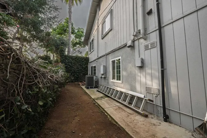444 Avalon Dr., Vista, California 92084