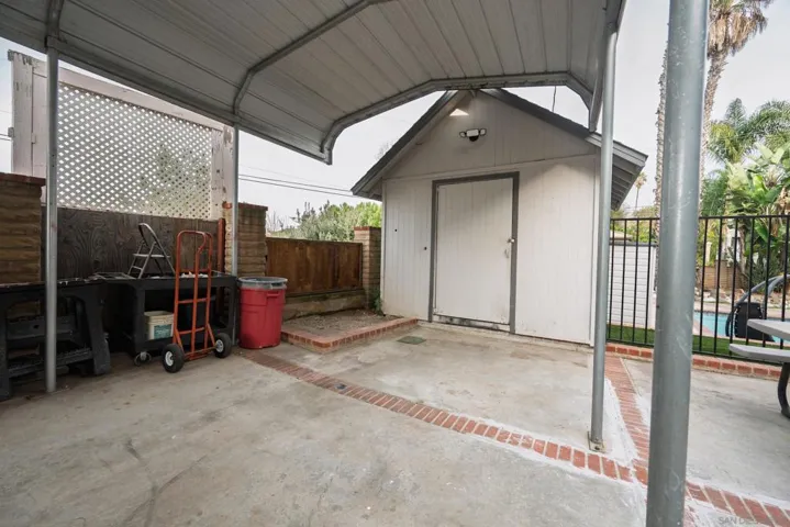 444 Avalon Dr., Vista, California 92084