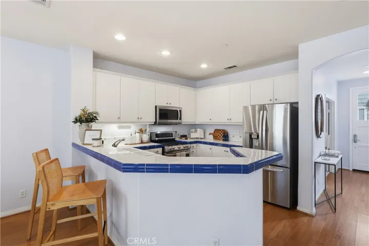 VIEW FROM FAMILY TO KITCHEN