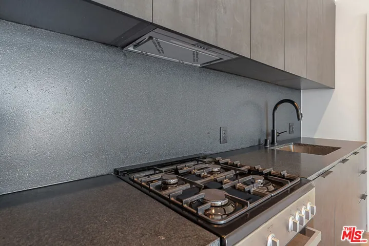 10700 Tabor Street 201, Los Angeles, California 90034