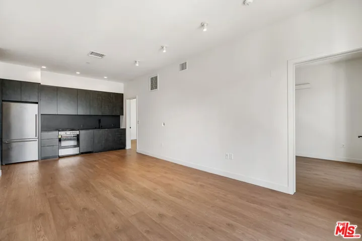 10700 Tabor Street 201, Los Angeles, California 90034