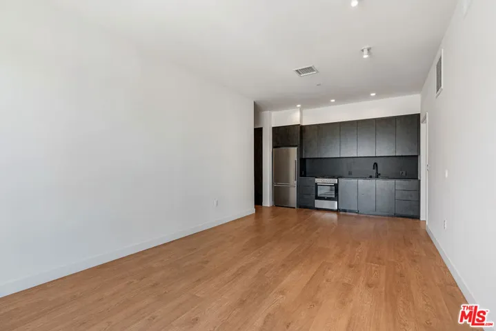 10700 Tabor Street 201, Los Angeles, California 90034