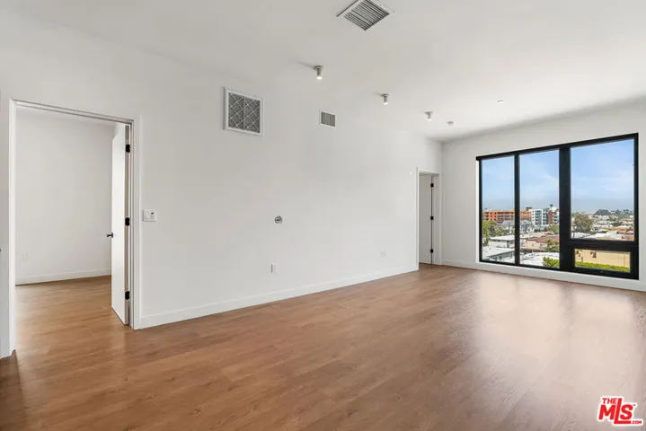 10700 Tabor Street 201, Los Angeles, California 90034