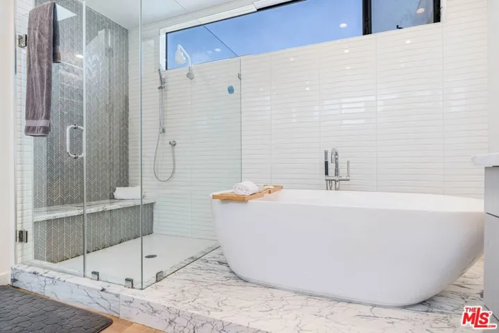 1724 Pine Street, Santa Monica, California 90405