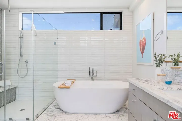 1724 Pine Street, Santa Monica, California 90405