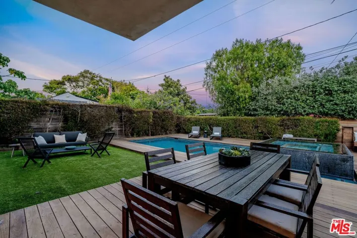 1724 Pine Street, Santa Monica, California 90405