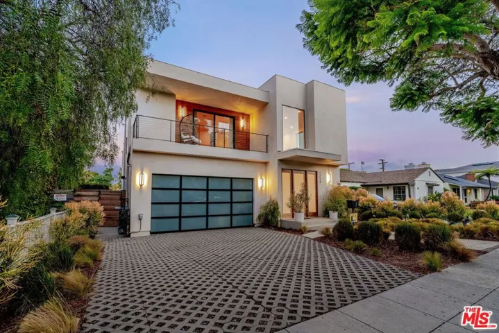 1724 Pine Street, Santa Monica, California 90405
