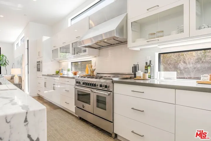1724 Pine Street, Santa Monica, California 90405