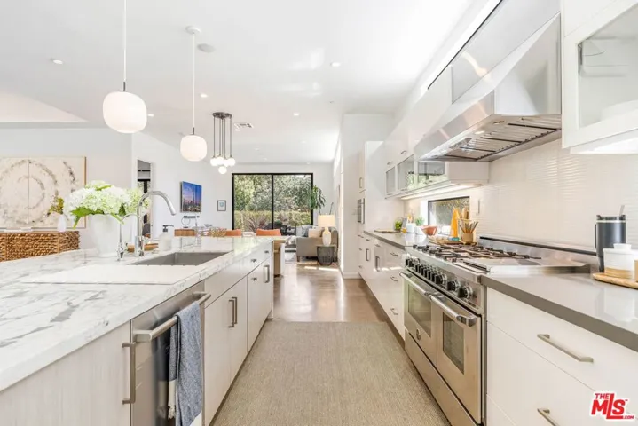 1724 Pine Street, Santa Monica, California 90405