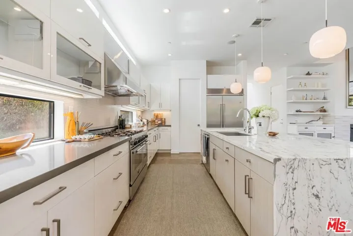 1724 Pine Street, Santa Monica, California 90405