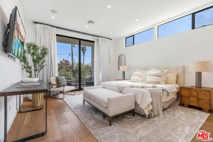1724 Pine Street, Santa Monica, California 90405