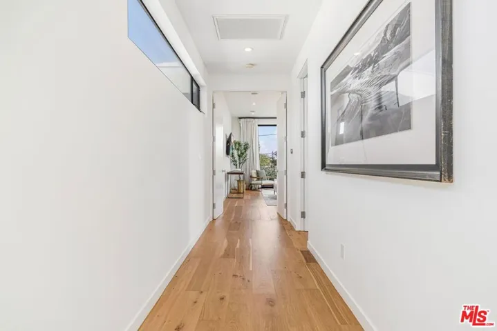 1724 Pine Street, Santa Monica, California 90405