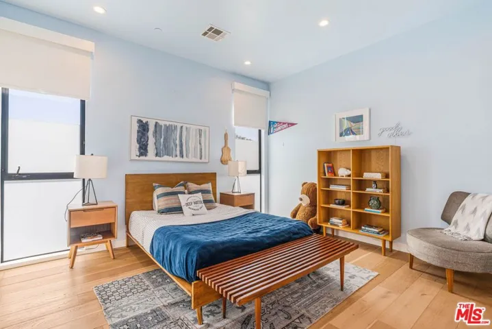 1724 Pine Street, Santa Monica, California 90405
