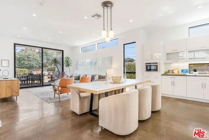 1724 Pine Street, Santa Monica, California 90405