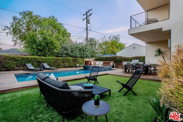1724 Pine Street, Santa Monica, California 90405
