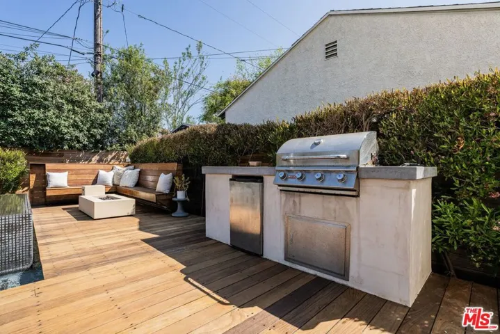 1724 Pine Street, Santa Monica, California 90405