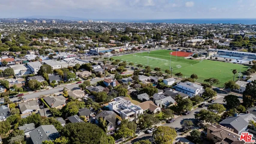 1724 Pine Street, Santa Monica, California 90405