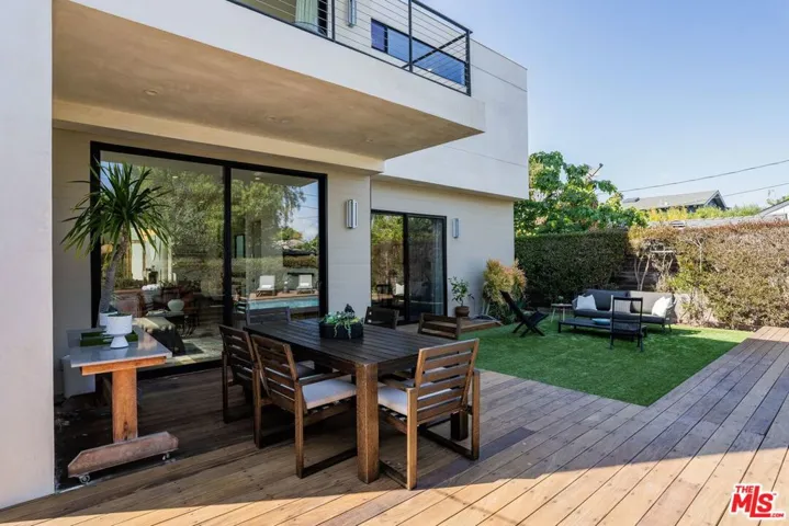 1724 Pine Street, Santa Monica, California 90405