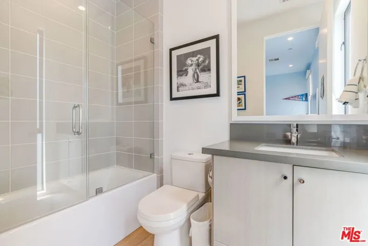 1724 Pine Street, Santa Monica, California 90405
