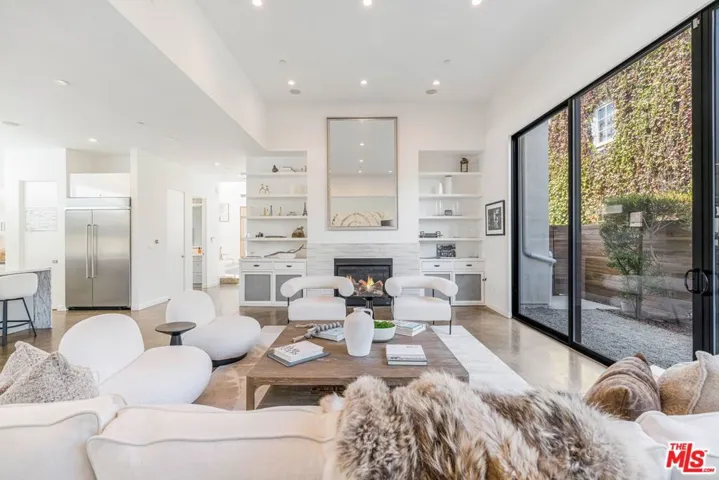 1724 Pine Street, Santa Monica, California 90405