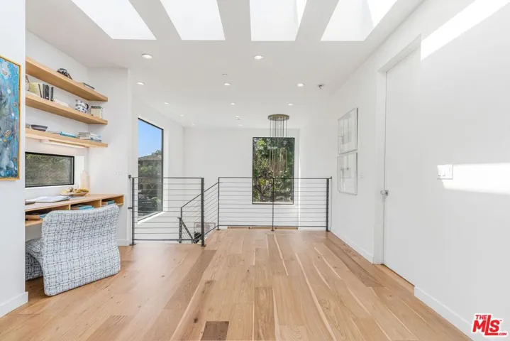 1724 Pine Street, Santa Monica, California 90405