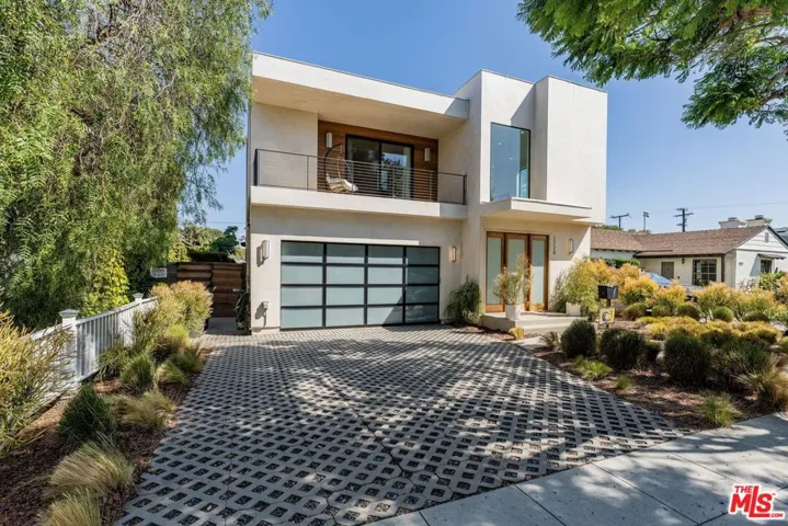 1724 Pine Street, Santa Monica, California 90405