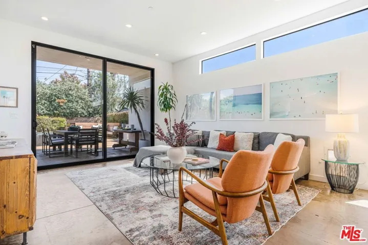 1724 Pine Street, Santa Monica, California 90405
