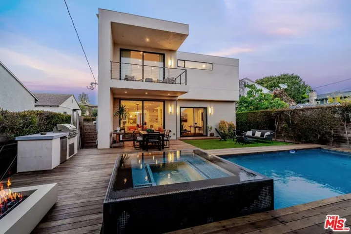 1724 Pine Street, Santa Monica, California 90405