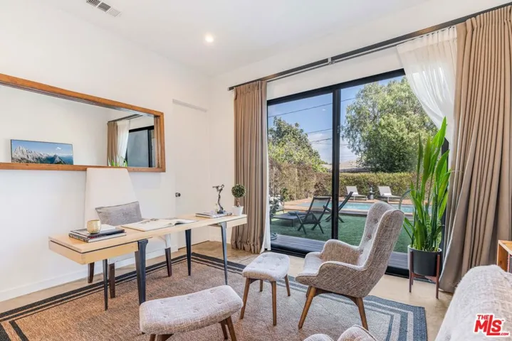 1724 Pine Street, Santa Monica, California 90405