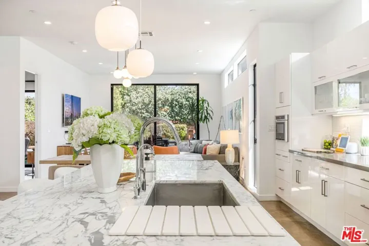 1724 Pine Street, Santa Monica, California 90405