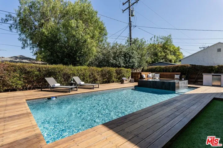 1724 Pine Street, Santa Monica, California 90405