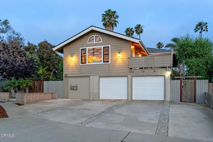 950_Seaside_Ct-97