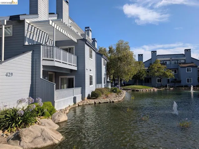 429 Cork Harbour Cir Apt G, Redwood City, California 94065