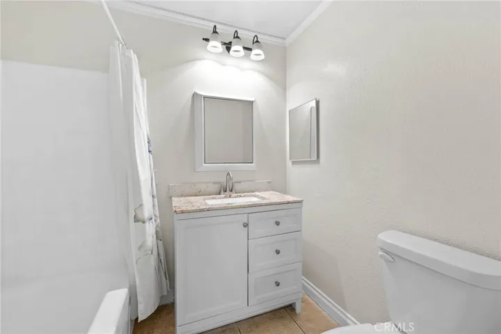 3050 S Bristol 1j, Santa Ana, California 92704