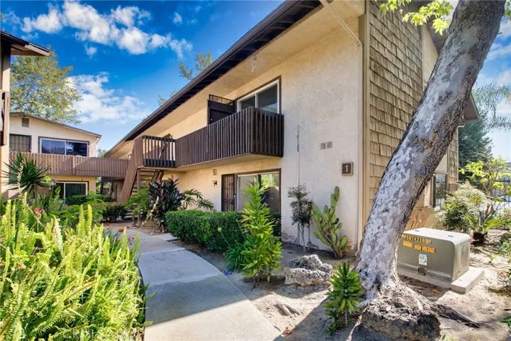 3050 S Bristol 1j, Santa Ana, California 92704