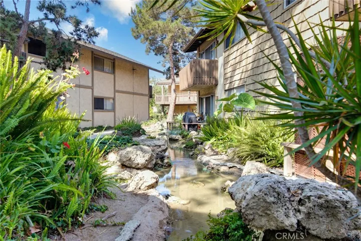 3050 S Bristol 1j, Santa Ana, California 92704