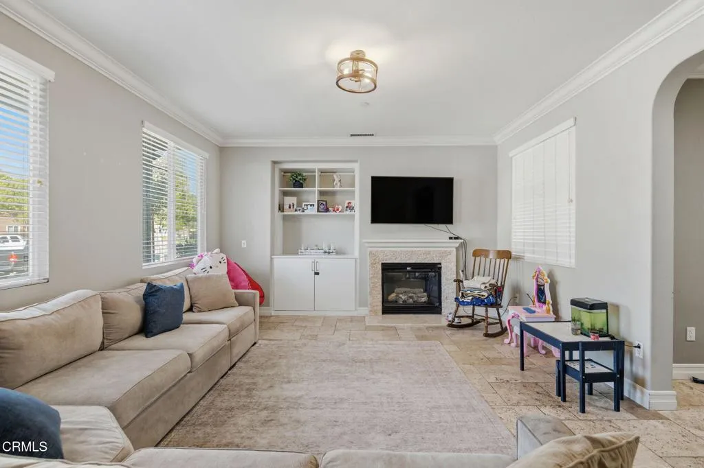 04-Living Room