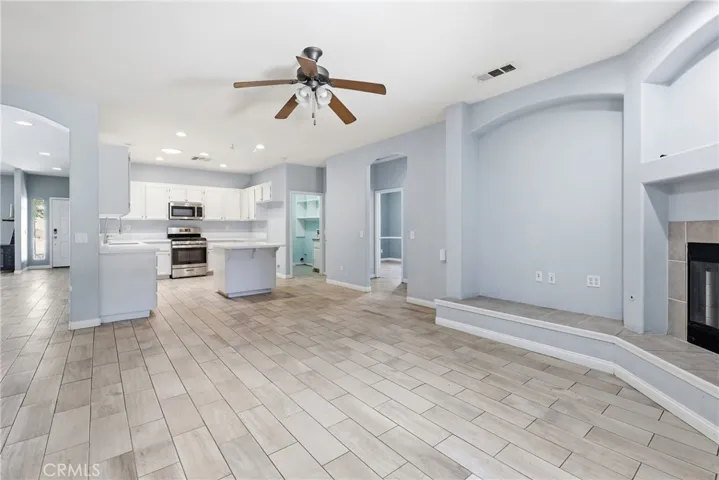 44154 Coral, Lancaster, California 93536