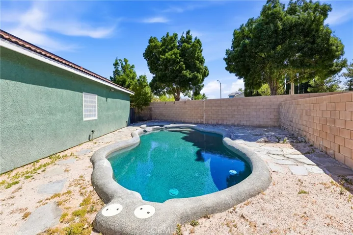 44154 Coral, Lancaster, California 93536