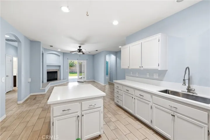 44154 Coral, Lancaster, California 93536