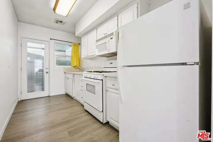 717-Kitchen