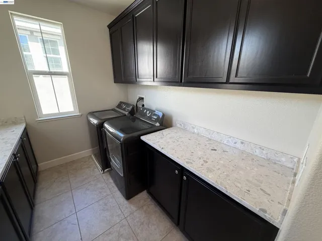 1695 N Terracina Dr, Dublin, California 94568