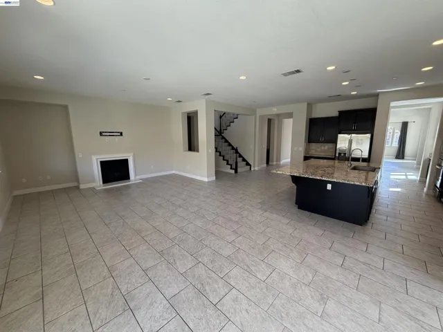 1695 N Terracina Dr, Dublin, California 94568