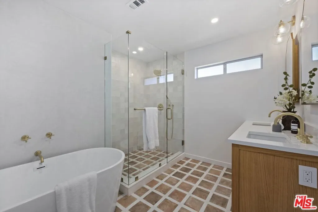 Main House Primary Bathroom